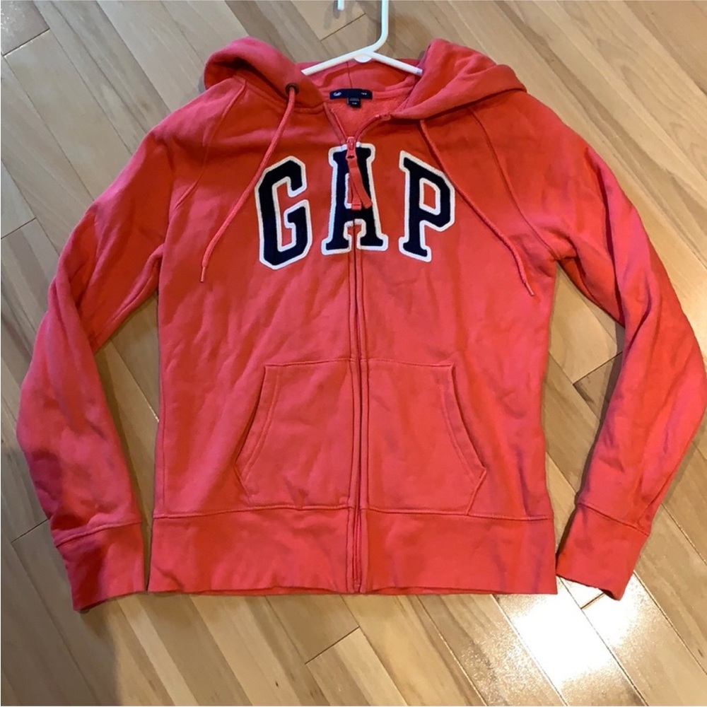 💥2/$30 MAKE ME AN OFFER - Salmon Colour GAP full zip hoodie - size S